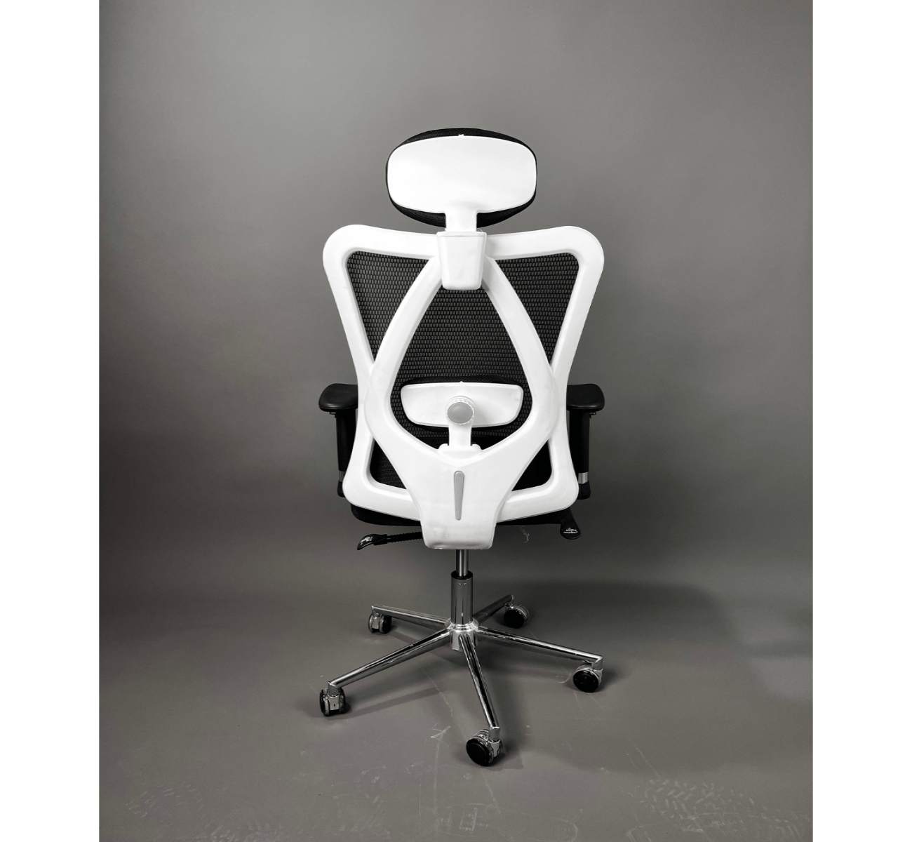 Ergonomic Office Chair M13 White – Mesh Manager Chair with Headrest, Adjustable Armrests, Swivel & Wheels
