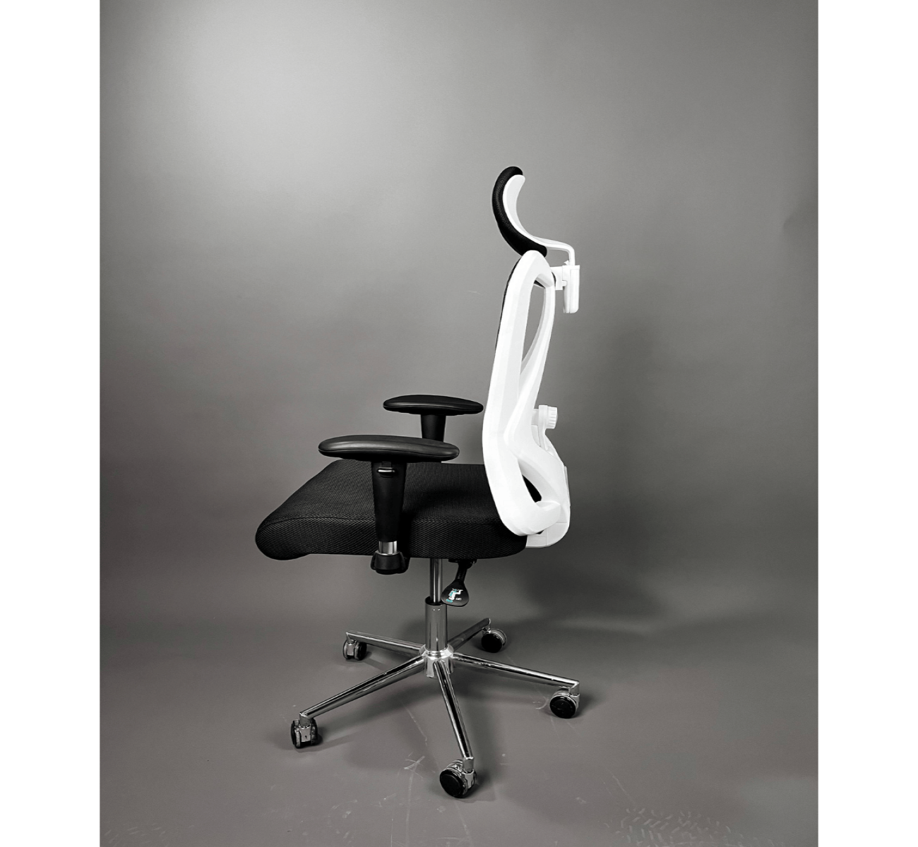 Ergonomic Office Chair M13 White – Mesh Manager Chair with Headrest, Adjustable Armrests, Swivel & Wheels